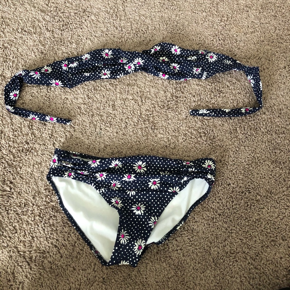 Flower strapless bikini